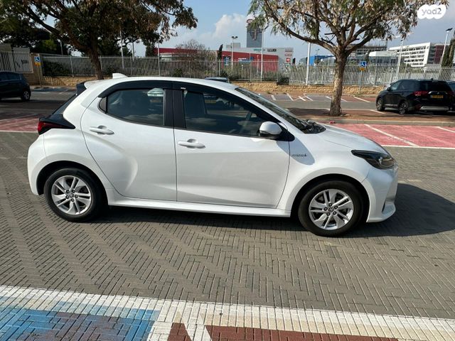 טויוטה יאריס