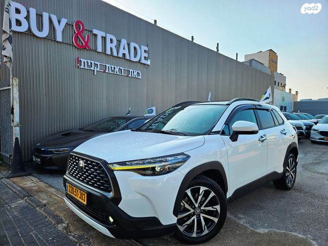 מודעת רכב טויוטה קורולה קרוס