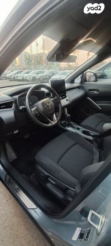 טויוטה קורולה קרוס