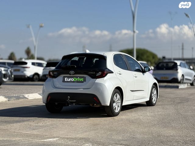 טויוטה יאריס