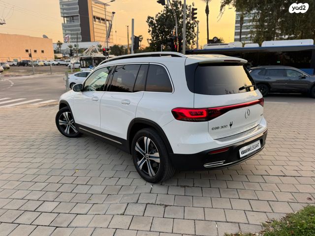 מרצדס-בנץ EQB