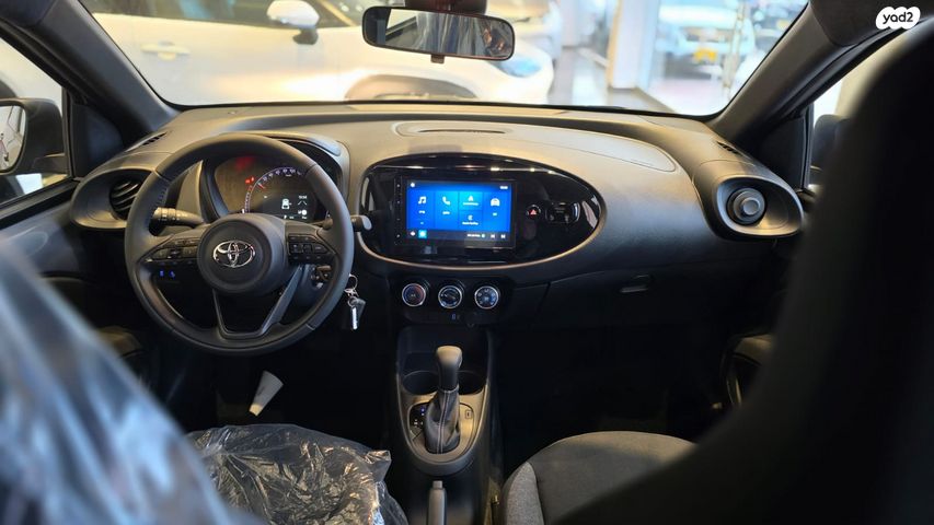 טויוטה אייגו X