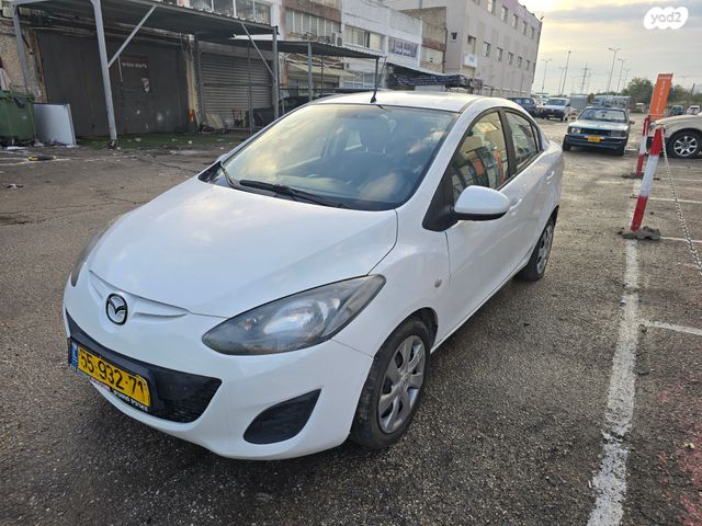 מודעת רכב מאזדה 2