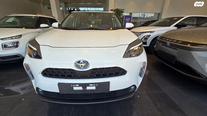 טויוטה יאריס קרוס