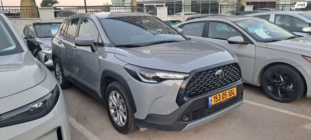 טויוטה קורולה קרוס