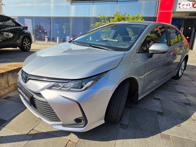 מודעת רכב טויוטה קורולה 1