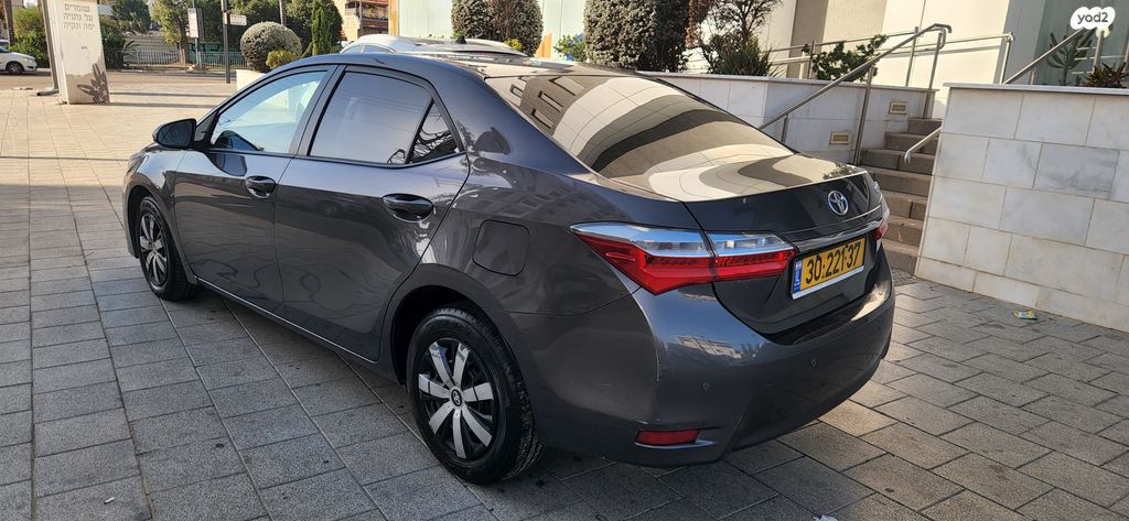 טויוטה קורולה