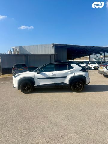 טויוטה יאריס קרוס