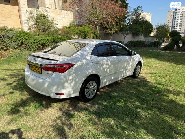 טויוטה קורולה