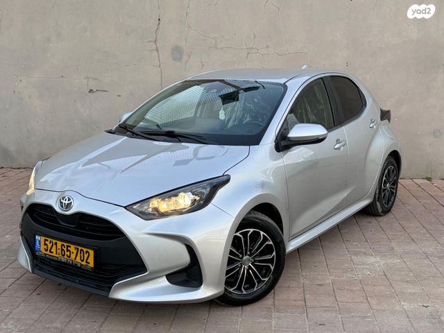 טויוטה יאריס