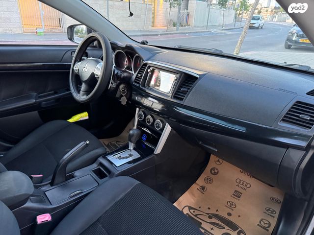 מיצובישי לנסר