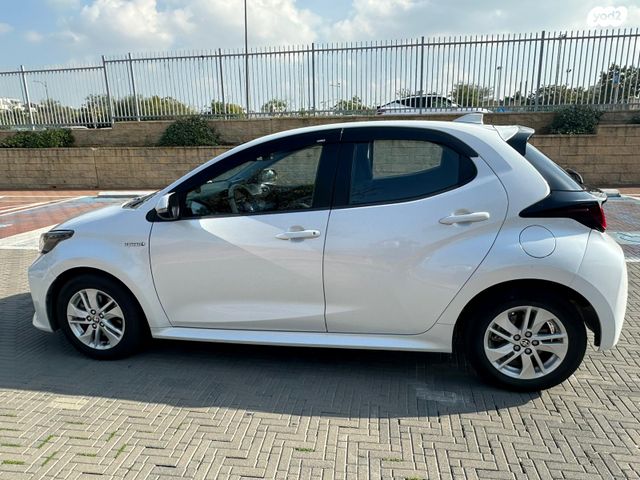 טויוטה יאריס