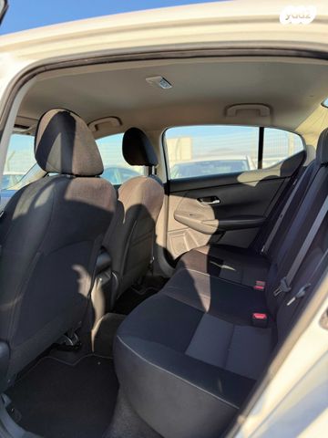 ניסאן סנטרה