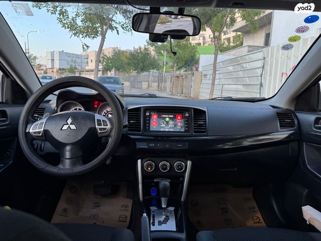 מיצובישי לנסר