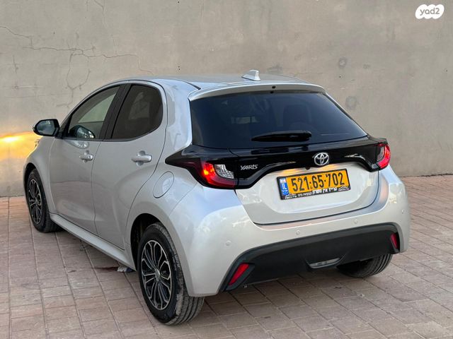 טויוטה יאריס