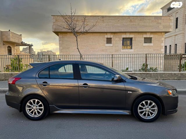 מיצובישי לנסר