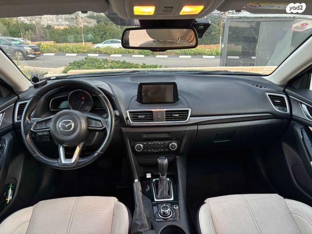 מאזדה 3