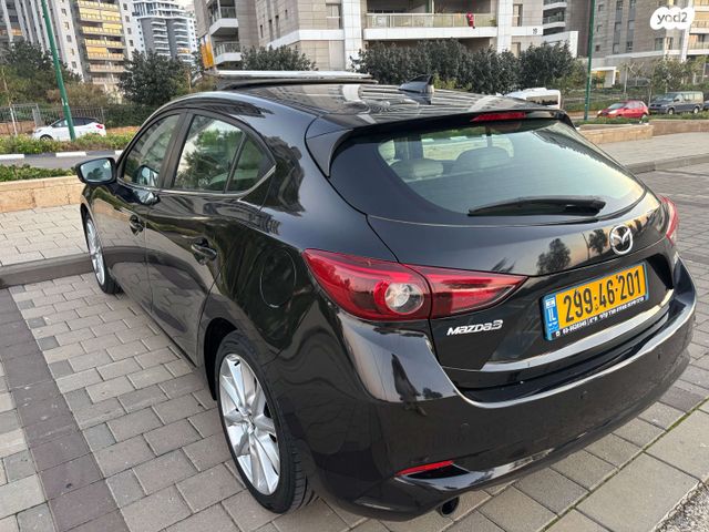 מאזדה 3