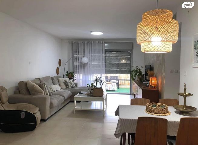 אפרים קישון 22