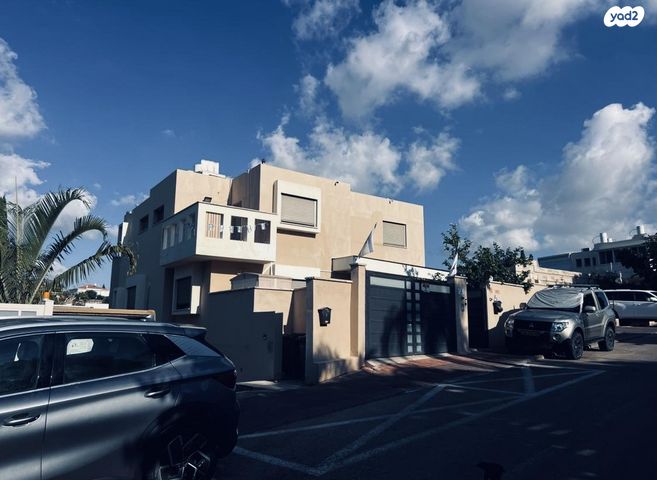 רנה מגריט 12