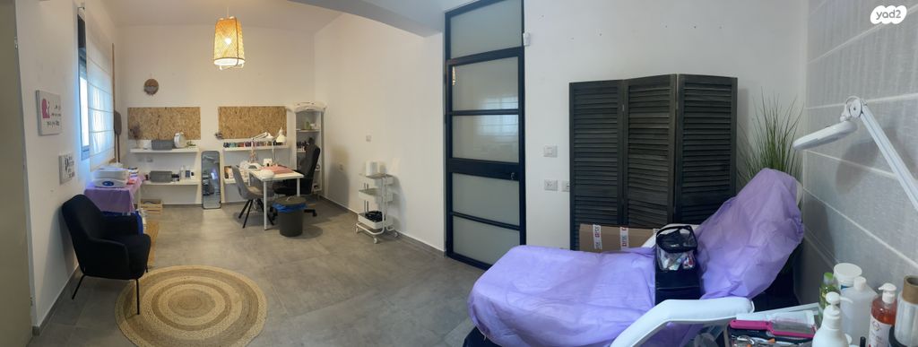 דו משפחתי, מוסקט 13, שאר העיר, כפר ורדים