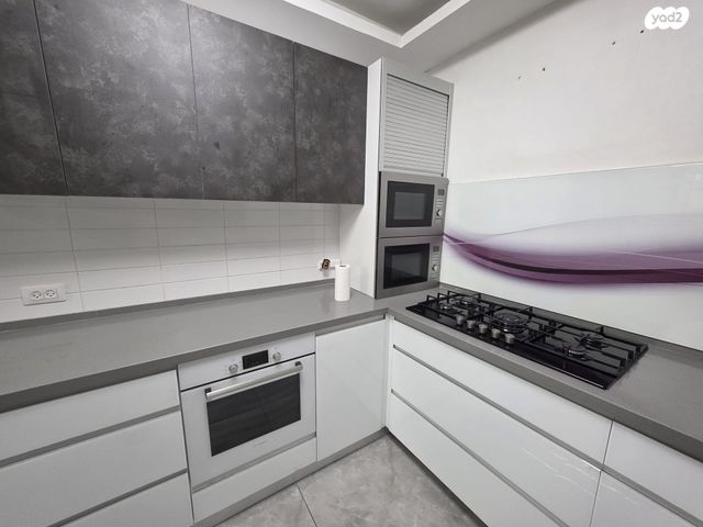 גג/ פנטהאוז, גפן 46, החורש, חריש