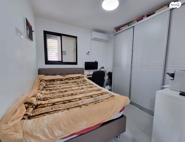 דירת גן, אחד העם 2, שאר העיר, מגדל העמק