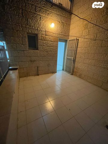 דירה, הרב פנחס קהתי 12, גבעת שאול, ירושלים