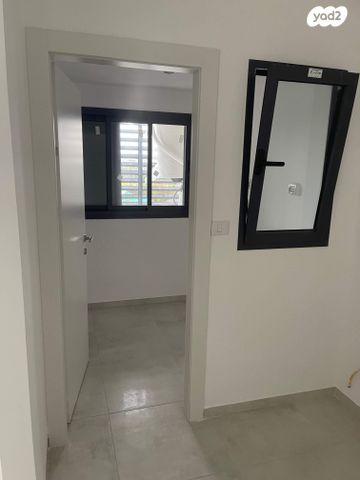 דירה, נעמי שמר 9, גלי ים, קרית ים