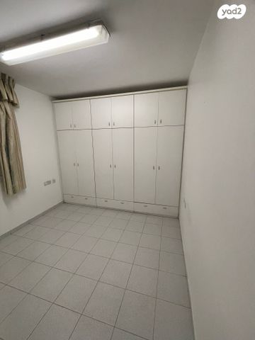 דירה, הרב פנחס קהתי 12, גבעת שאול, ירושלים