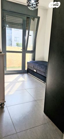 דירת גן, גרטי וקרל קורי 3, פסגות אפק, ראש העין