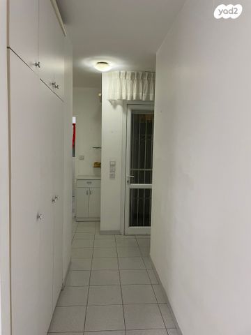 דירה, הרב פנחס קהתי 12, גבעת שאול, ירושלים