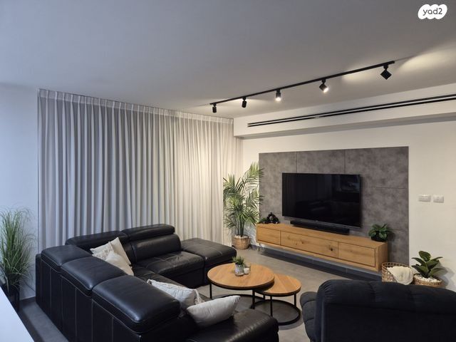 דירת גן, הציונות 21, שיכון ותיקים, חולון