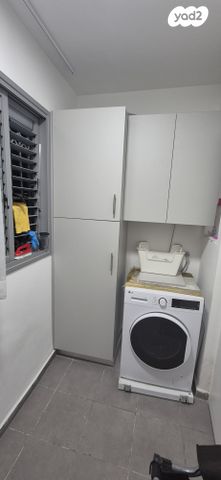 דירת גן, דרך ששת הימים 72, רחובות הצעירה, רחובות