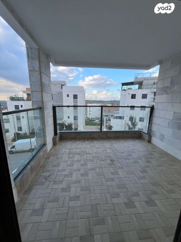 לוי אשכול 14