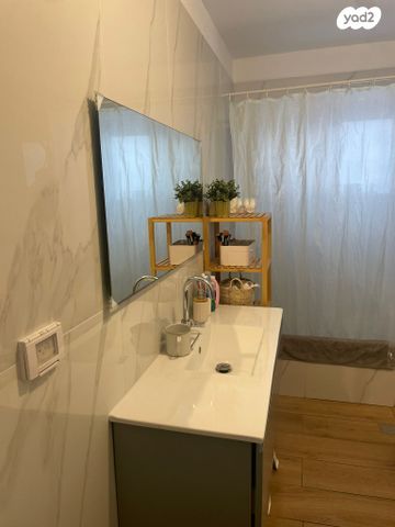 גג/ פנטהאוז, המכבים 42, המכבים, גבעת זאב