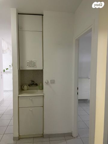 דירה, הרב פנחס קהתי 12, גבעת שאול, ירושלים