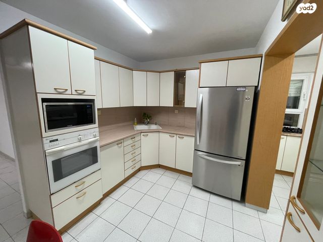 דירה, הרב פנחס קהתי 12, גבעת שאול, ירושלים