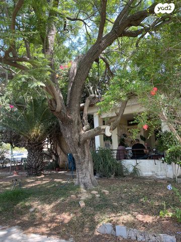 דו משפחתי, פדויים 28, נווה מרחב, פרדס חנה כרכור