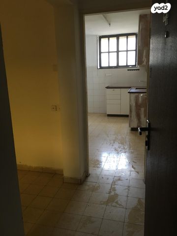 דירה, בכור שטרית 7, אחדות, פתח תקווה