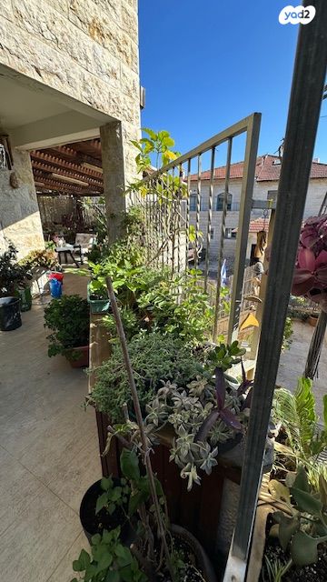 דו משפחתי, כרכום 8, הר כתרון, צור הדסה