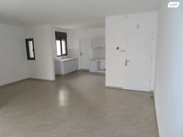 דירת גן, אלון 13, החורש, חריש