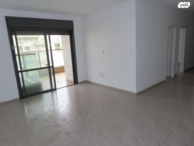 דירת גן, אלון 13, החורש, חריש