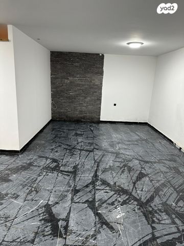 מרתף/ פרטר, הדולב 25, אבן גבירול, רחובות