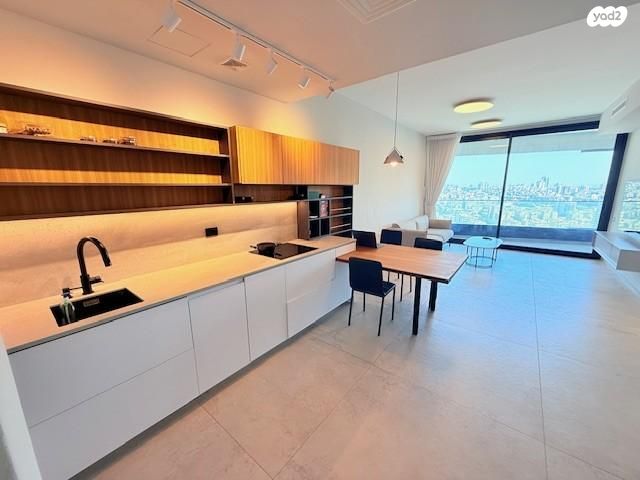 דרך מנחם בגין 158