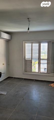 שדרות בן צבי 104