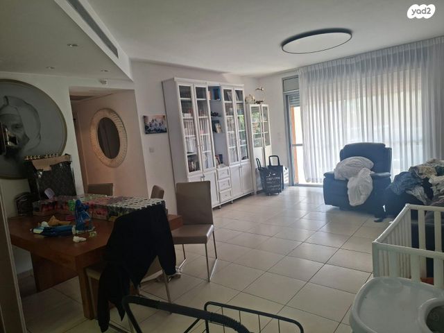 עוזי נרקיס 1