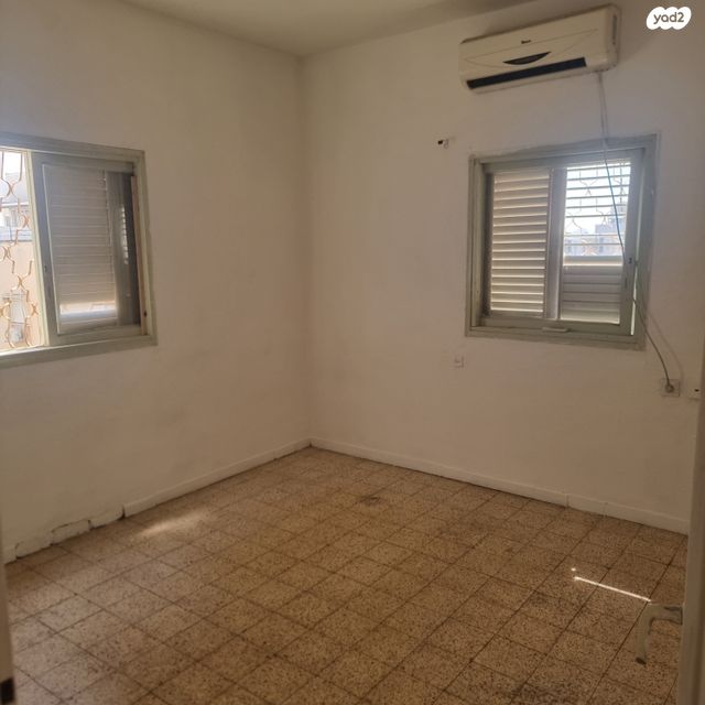 דירה, הפורצים 17, תל גיבורים, חולון