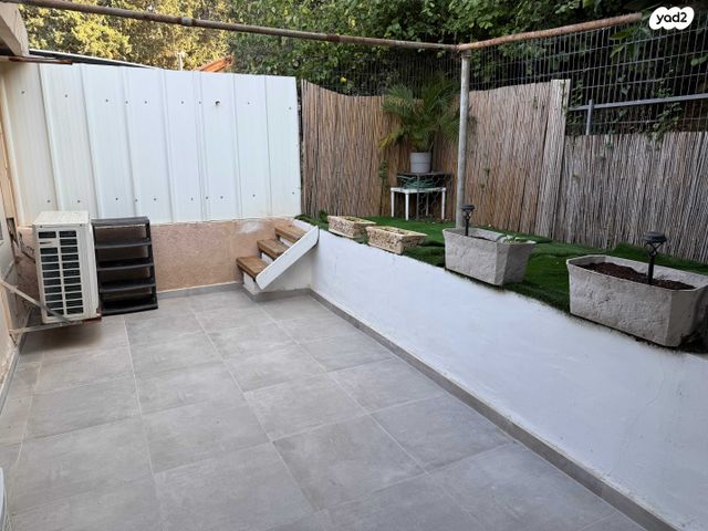 דו משפחתי, הרקפות 7, גבעת נשר, נשר