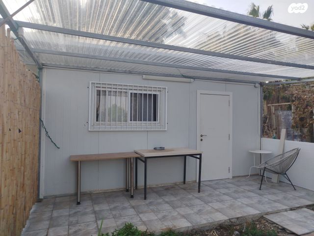 יחידת דיור, המייסדים 1, שאר העיר, מנחמיה